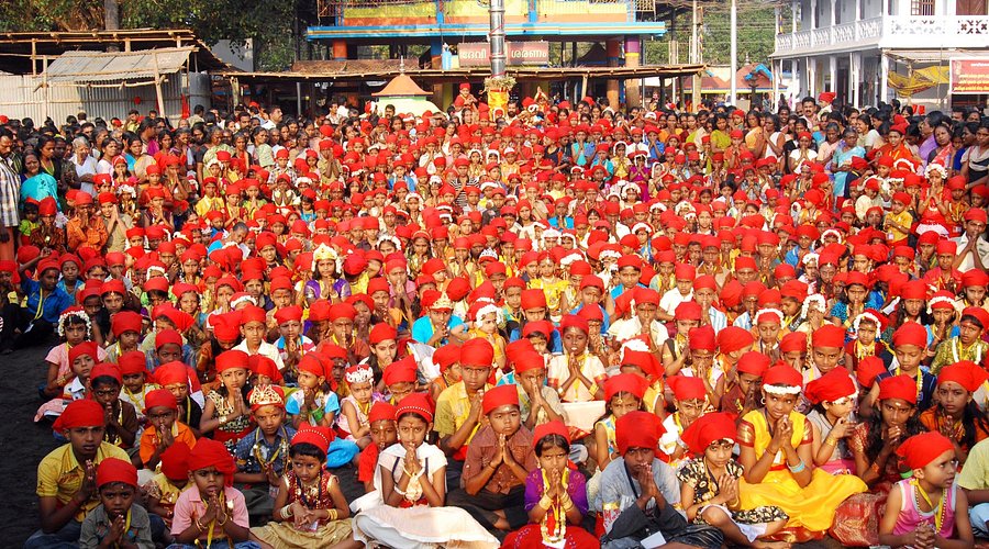 Hindu temple festival crowd and elephant procession Alappuzha