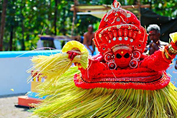 Kasaragod temple festival night illumination and cultural events
