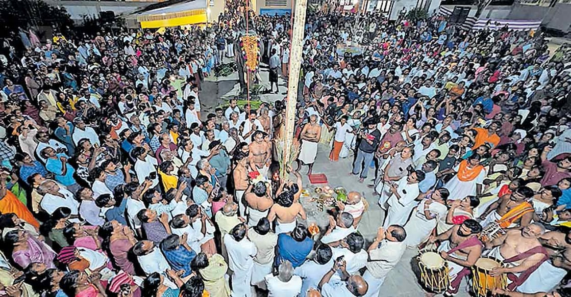 Kerala temple utsavam in Wayanad with traditional lamps and rituals